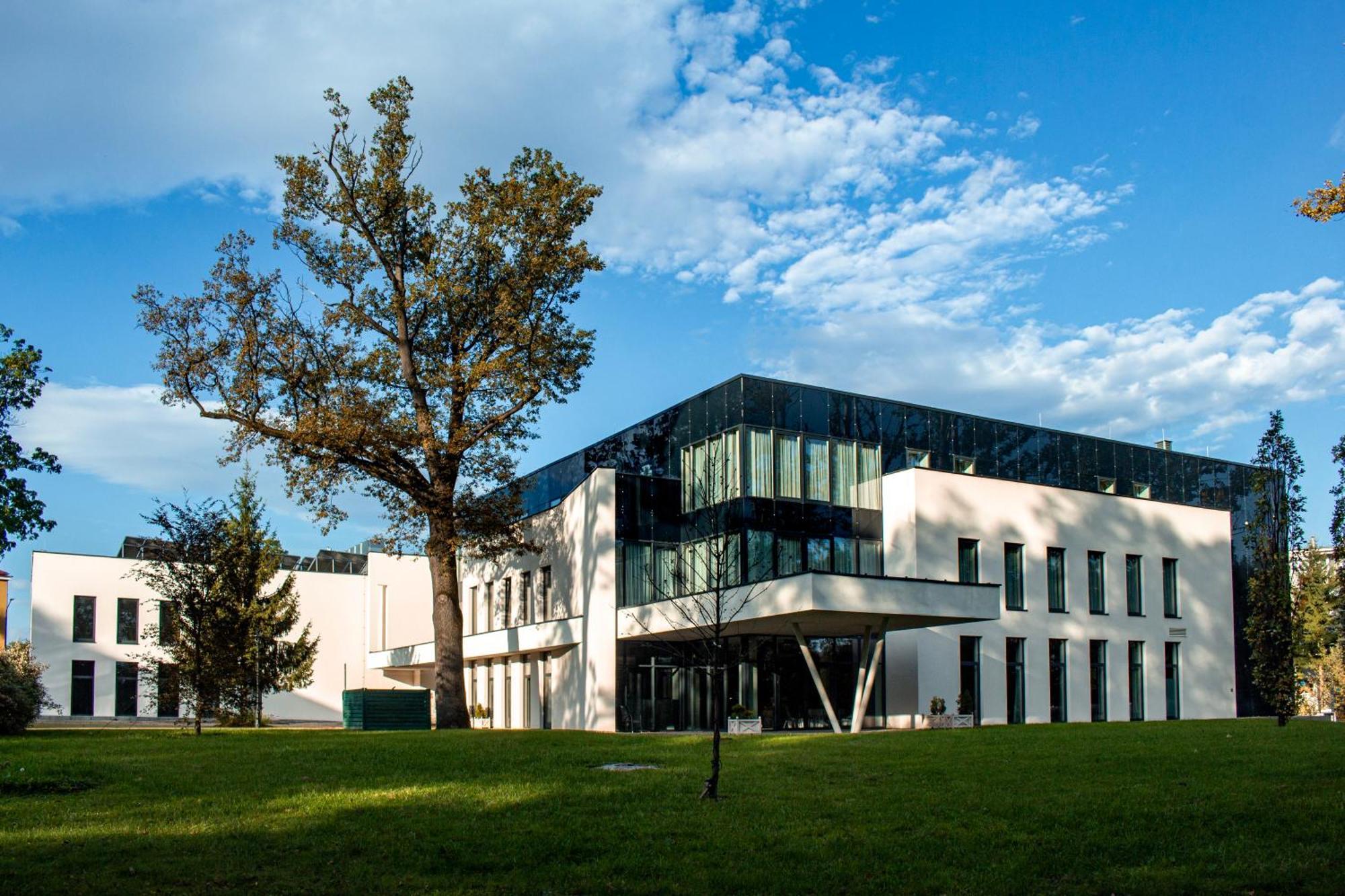 Polanka Conference Center Hotel Krosno Exterior foto